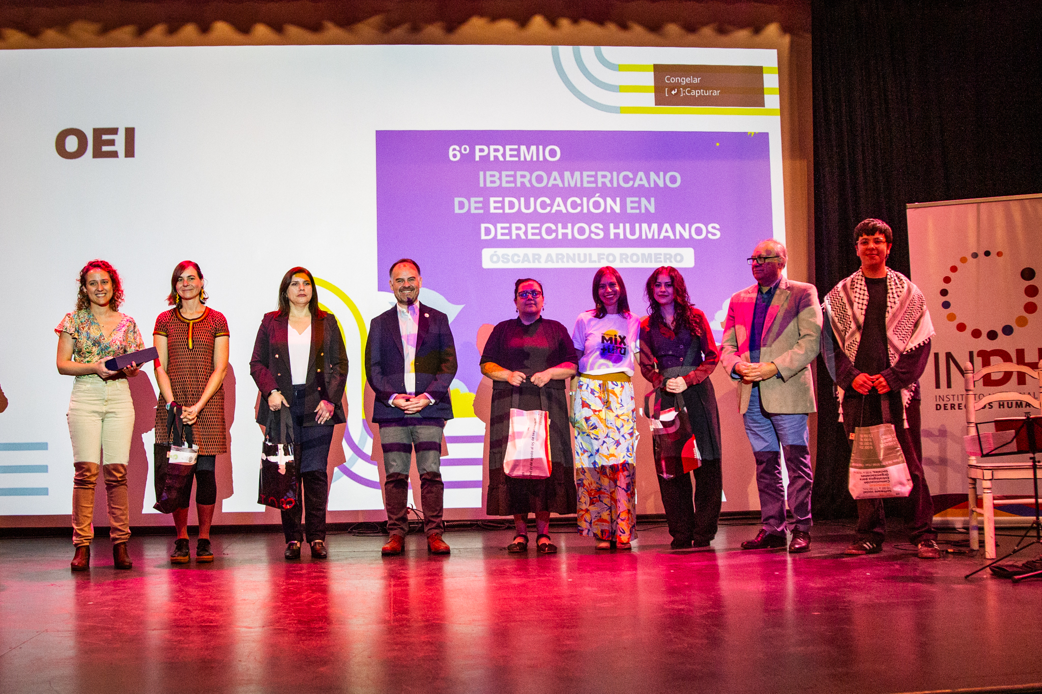 Fundación Educación 2020 fue reconocida en el CCESantiago como ganadora nacional del Premio Iberoamericano de Educación en Derechos Humanos “Óscar ...
