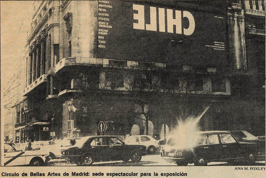 Recorte de prensa. En Nemesio Antúnez, “Una visión de ‘Chile vive’”, La Época, 22 de marzo de 1987. Fotografía de Ana M. Foxley. 